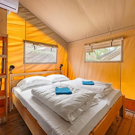 פארק נופש Easyatent Safari Tent Bijela Uvala Mugeba